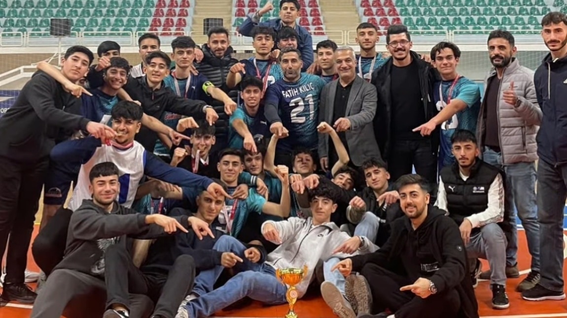 2024-2025 GENÇLİK VE SPOR BAKANLIĞI OKUL SPORLARI DİYARBAKIR İLİ FUTSAL ŞAMPİYONU OLDUK
